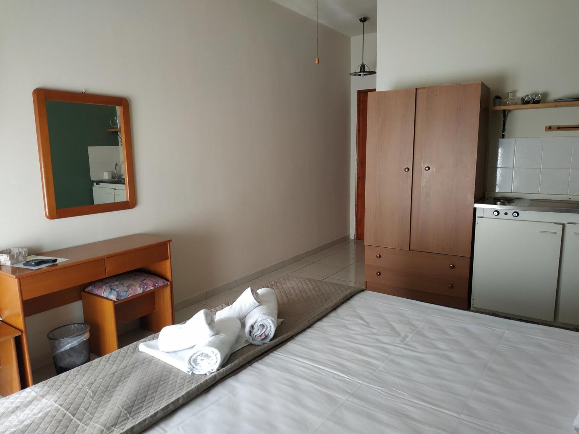 Apartments By Evita'S Resort Poros Town Ngoại thất bức ảnh