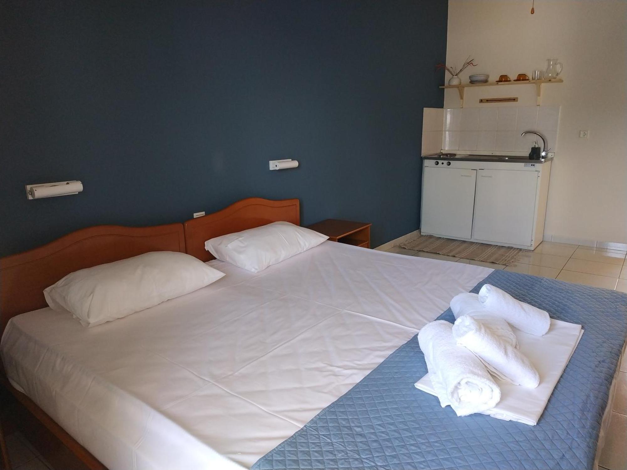Apartments By Evita'S Resort Poros Town Ngoại thất bức ảnh